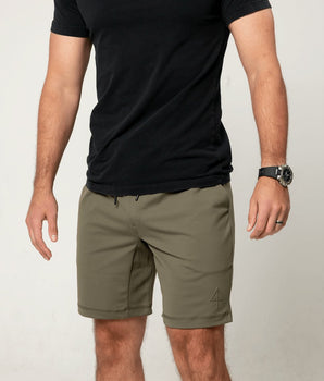 Green Carrier shorts 8" front